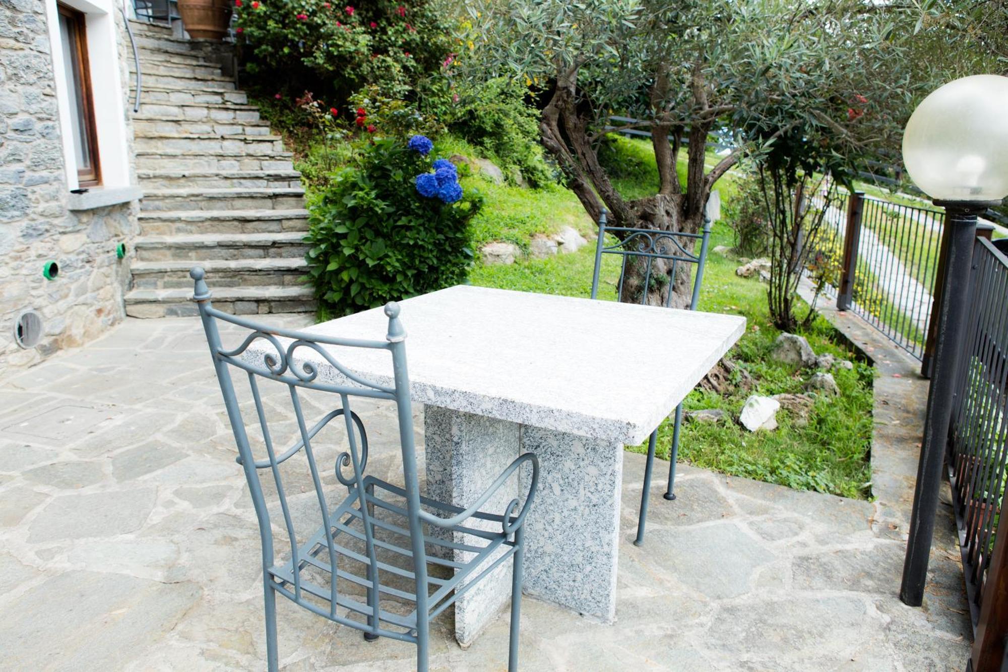 Agriturismo La Fonte Di Mariella Gravedona Exteriör bild