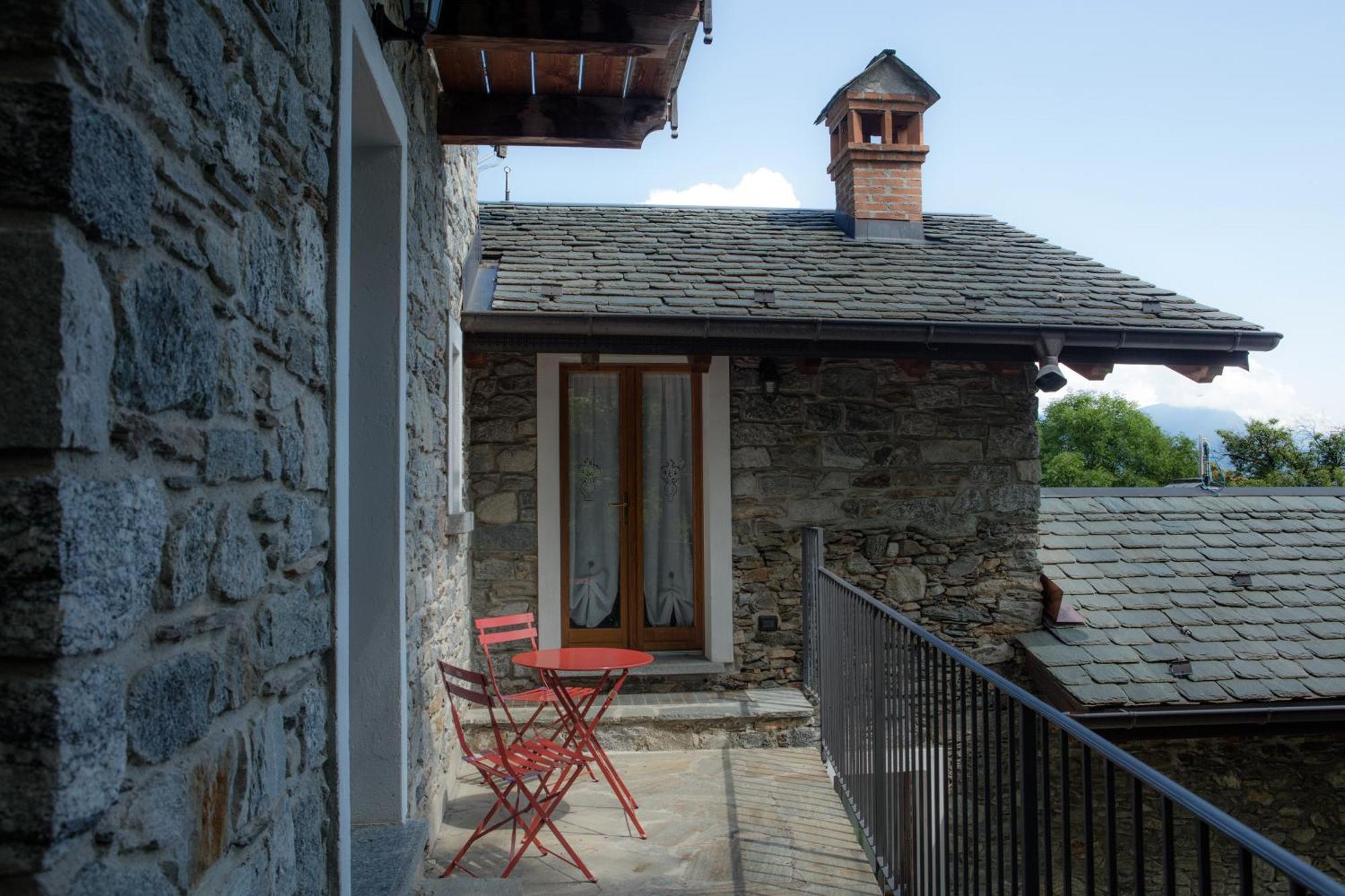 Agriturismo La Fonte Di Mariella Gravedona Exteriör bild