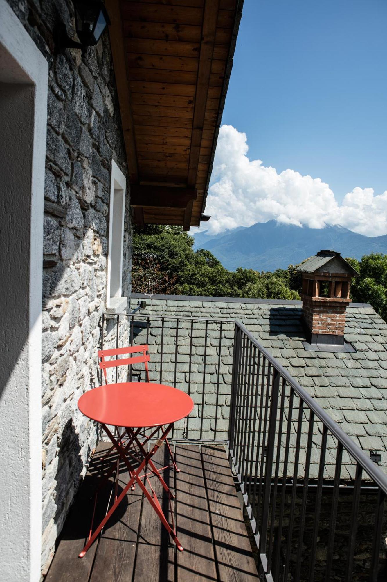Agriturismo La Fonte Di Mariella Gravedona Exteriör bild